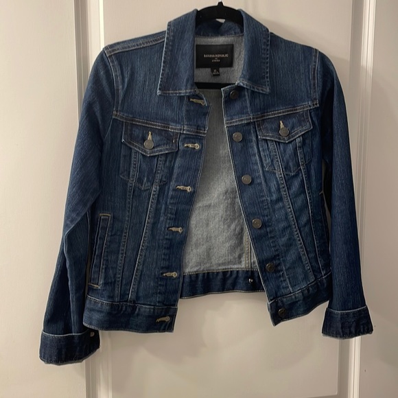 Banana Republic Jackets & Blazers - Banana Republic Cropped Jean Jacket